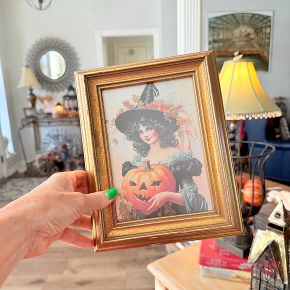 Vintage Gold Frame with Pretty Witch - Picture 4 of 8